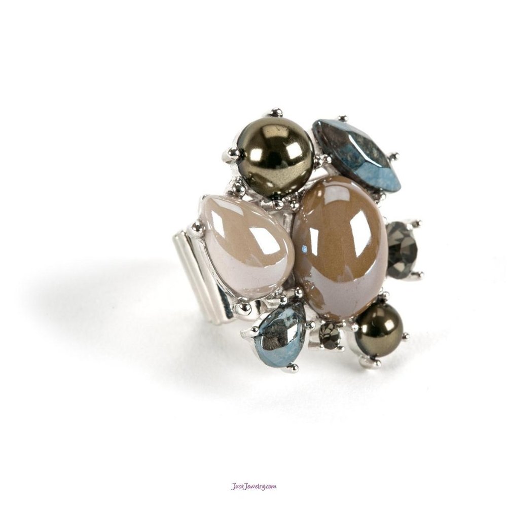 SKIPPING STONES RING